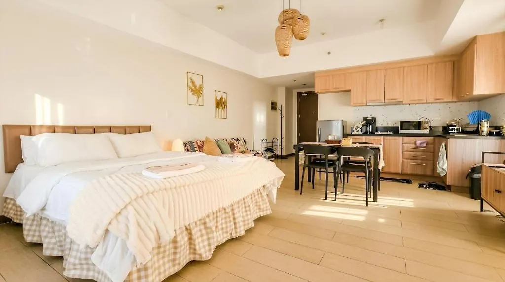 Venice Luxe Stay, Studio Type, Queen Size Bed, Fast Wifi Near Bgc