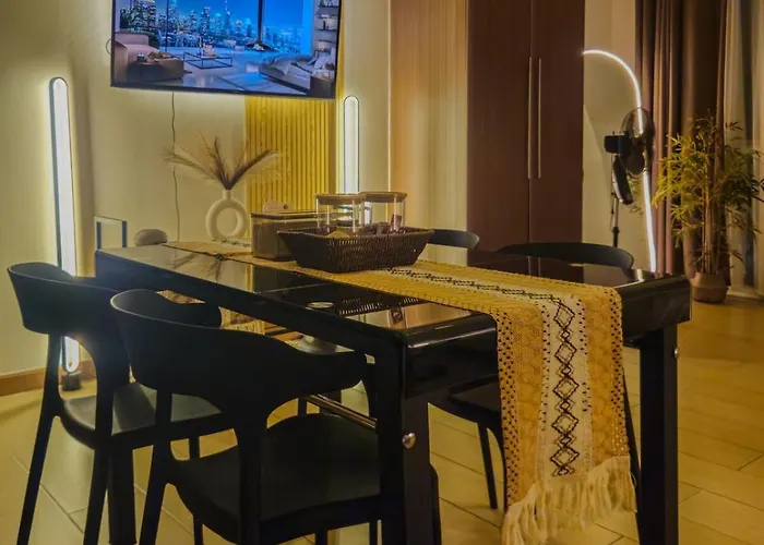 Venice Luxe Stay, Type, Queen Size Bed, Fast Wifi Near Bgc