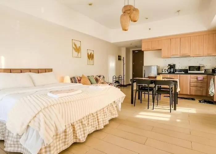Venice Luxe Stay, Type, Queen Size Bed, Fast Wifi Near Bgc